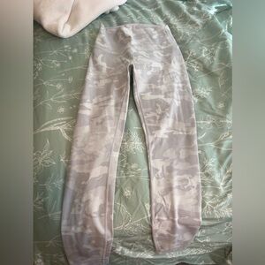 Lululemon White Camo leggings. Size 6, barely worn